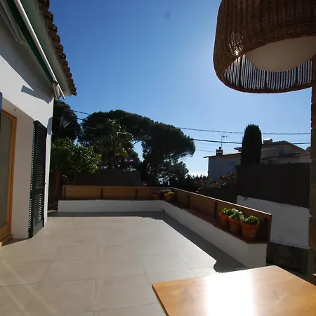 Amis House * Premia De Dalt